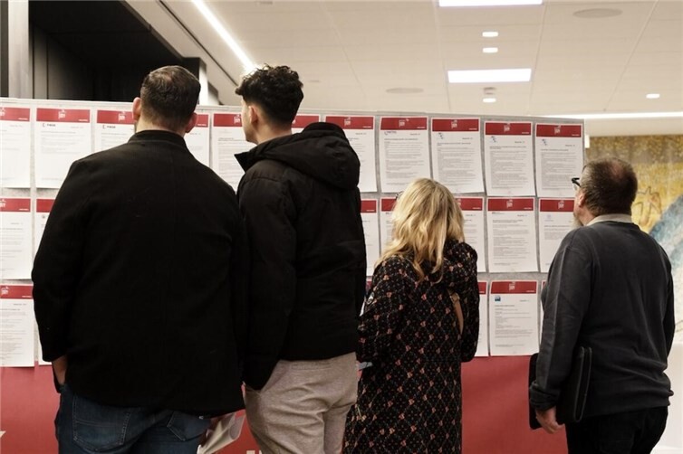 Auch für alle, die auf Jobsuche sind, bietet die Konekt eine Anlaufstelle.