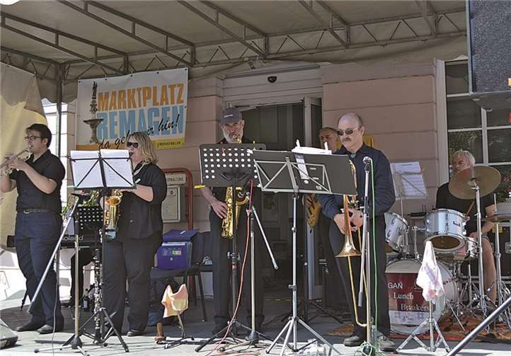Auch für beschwingte musikalische Unterhaltung war gesorgt, zum Beispiel mit den FGAN-Lunchbreakers.