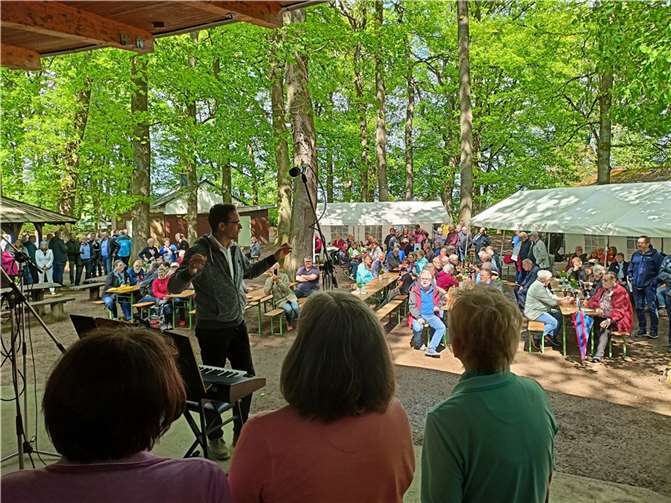 Auch für das Publikum bot sich die Gelegenheit zum Mitsingen. Foto: Sangesfreunde Altwied-Segendorf