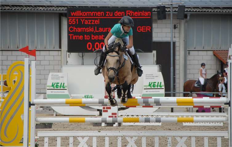 Auch für den Nachwuchs ein interessantes Turnier:Laura-Sophie Chamski (hier auf Yazzel) ist eine derNachwuchshoffnungen des RV Montabaur-Horressen. Fotos: KER