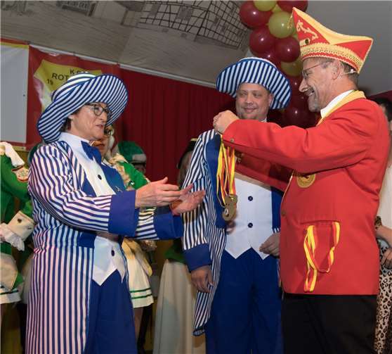 Auch für die Bürgermeisterin und den Beigeordneten gab es Orden.