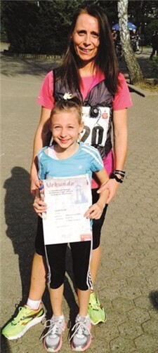 Auch gemeinsam sind sie stark..., Laura und Mama Claudia in Engers.