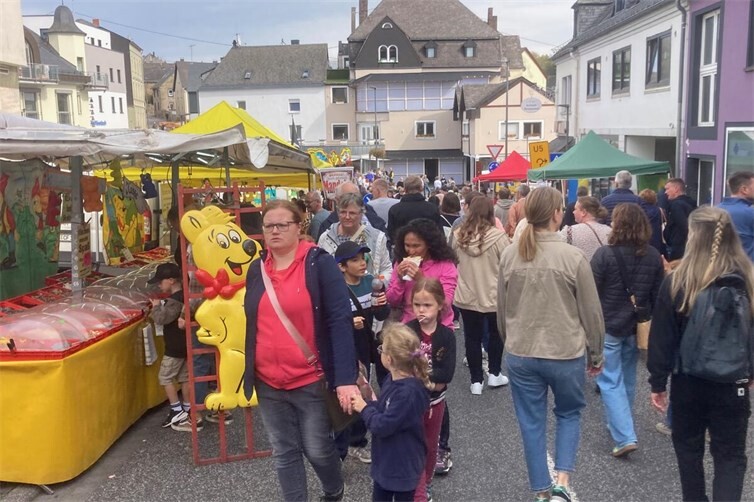 Auch heuer waren die bekennenden Marktfreunde wieder mit Kind und Kegel auf der beliebten Escher Marktmeile unterwegs.