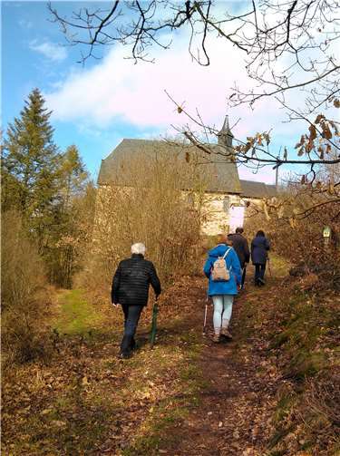 Auch heute noch wandern viele an den Fastensonntagen zu rKreuzkapelle.Foto: Privat