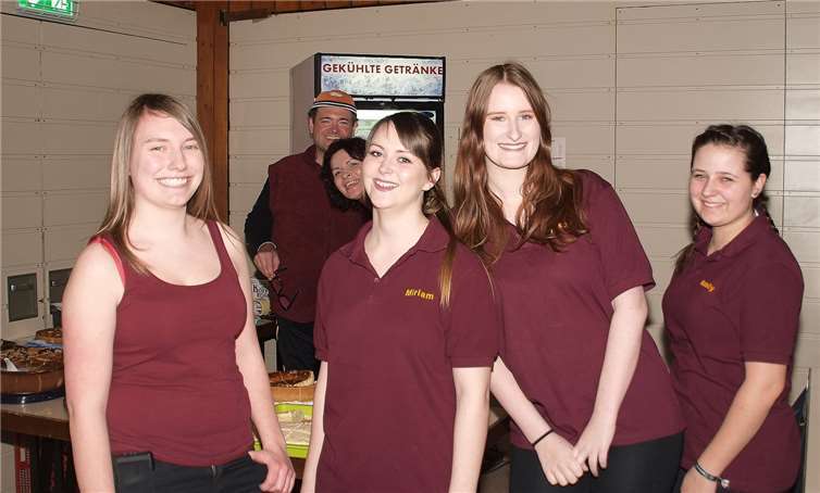 Auch hinter der Bühne gab es für die Mitglieder des Mosella Tanzvereins viel zu tun.