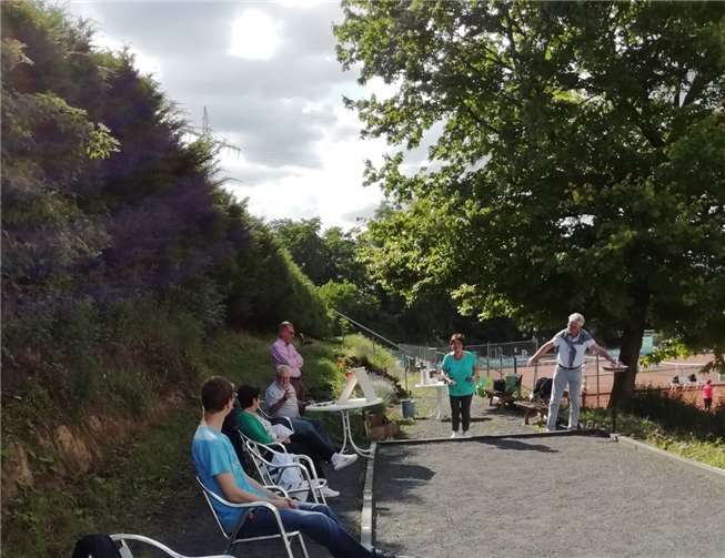 Auch ie Boule-Kugeln rollen wieder auf dem TC-Gelände. Foto: privat