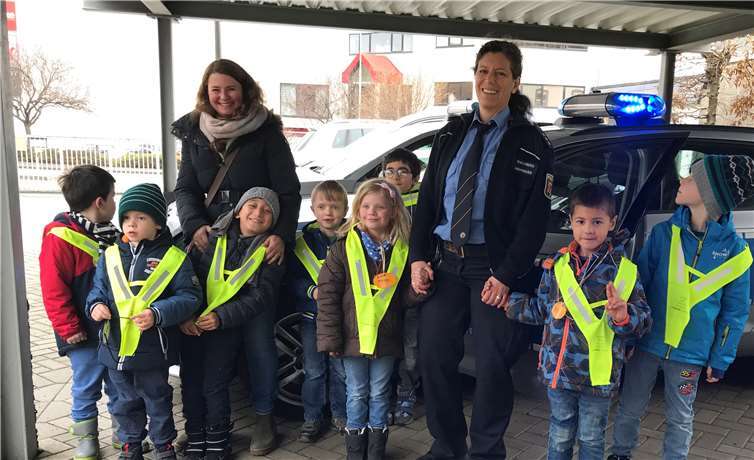 Auch im Polizeiauto durfte man Platz nehmen. Foto: privat