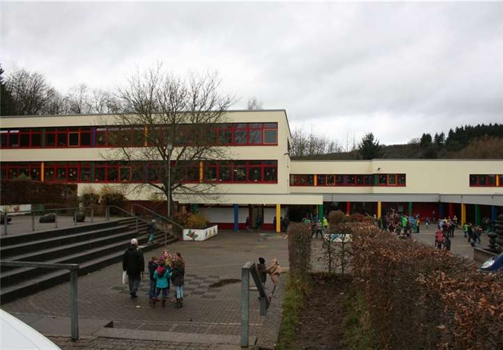 Auch im kommenden Jahr geht eine hohe Investitionssumme in die energetische und brandschutztechnische Sanierung der Grundschule Burgbrohl (362.000 Euro).