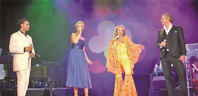 Auch im nächsten Jahr dabei die Musicaldarsteller Gian Marco Schiaretti, Melanie Ortner-Stassen, Kimberly Trees und Kevin Tarte.privat