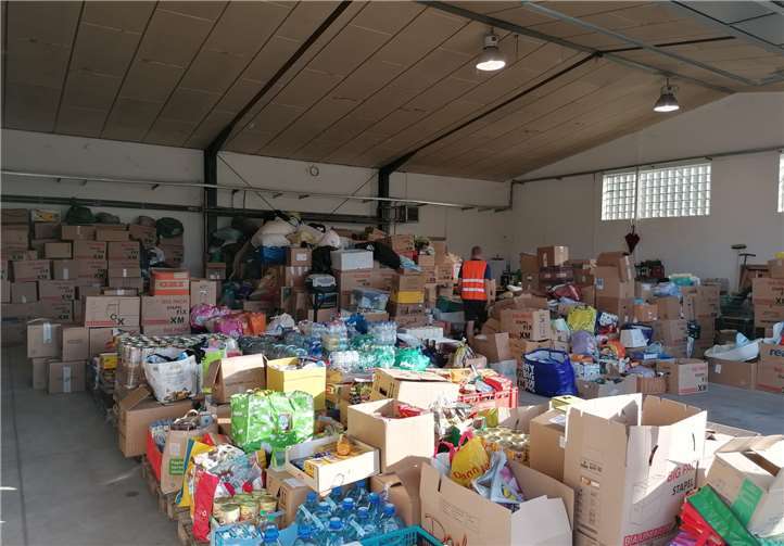 Auch in Bassenheim wurden Spenden sortiert und gelagert. Fotos: privat