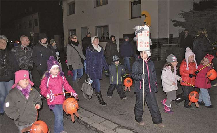 Auch in Unkelbach zogen die Kinder mit ihren Laternen durch die Straßen.