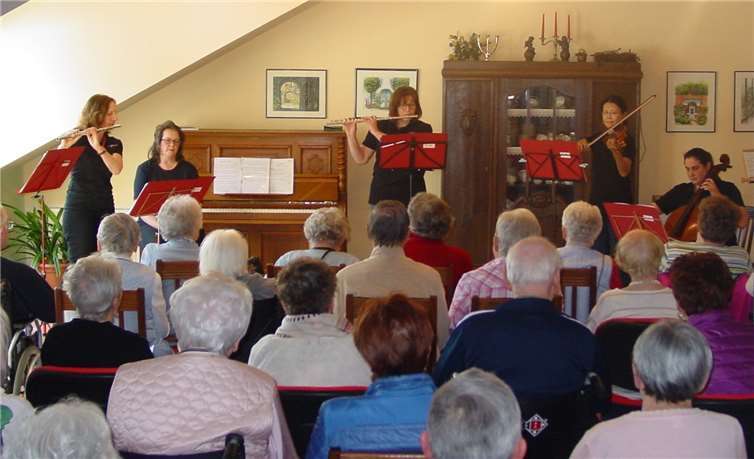 Auch in der Niederzissener Villa Romantica sangen die Senioren gerne das eine oder andere Lied mit.