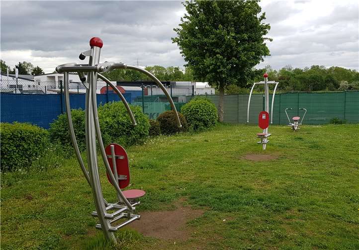„Jeder Schritt hält fit“ Auch in der Ortsgemeinde Kettig gibt es seit kurzer Zeit einen Bewegungsparcours.