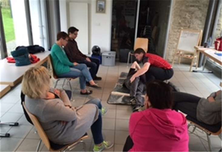 Auch in der Praxis übten die Kursteilnehmer lebensrettende Sofortmaßnahmen.privat