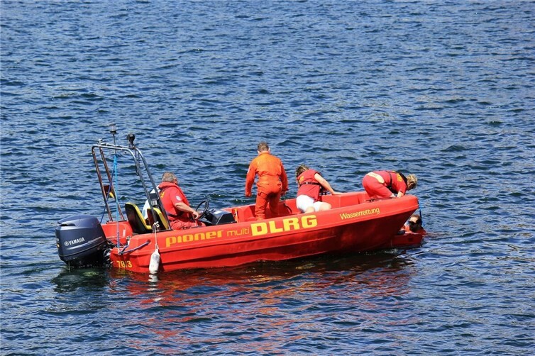 Auch in der Region kommt die DLRG häufiger bei Badeunfällen oder Vermisstensuchen im Wasser zum Einsatz.