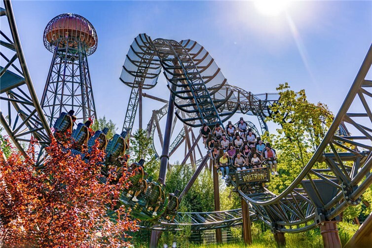 Auch in der Sommersaison 2026 begeistert der Europa-Park seine Gäste mit einer einzigartigen Mischung aus Attraktionen, Shows und europäischem Flair.