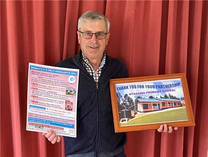 Auch in diesem Frühjahr wurde in Ruanda mit röhrig-Unterstützung eine weitere Schule eröffnet, wo Hans Peter Röhrig als „Dankeschön“ ein schönes Foto von dem Neubau erhielt. Foto: röhrig