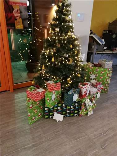 Auch in diesem Jahr Jahr haben sich die Besitzer des vizendo Vital- und Gesundheitszentrums, Stefanie und Günter Schneider, dankenswerter Weise wieder entschlossen, ab 29. November einen Wunschbaum in ihren Räumen aufzustellen.Foto: privat