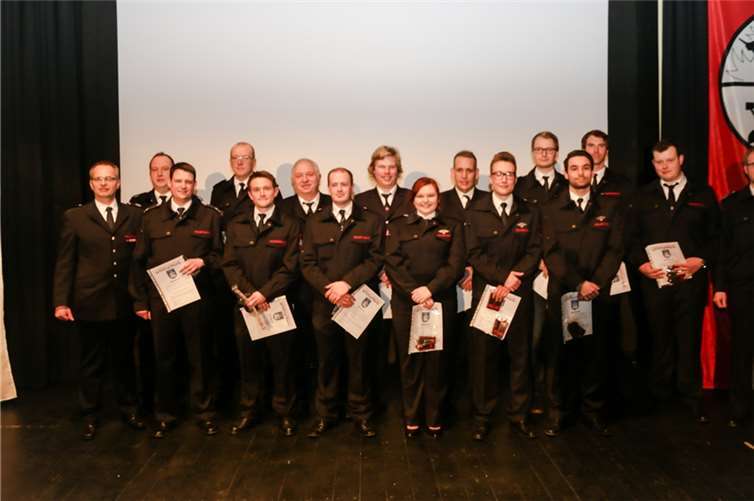 Auch in diesem Jahr konnten wieder zahlreiche Ehrungen und Beförderungen ausgesprochen werden.MARC OLIVER JOHN