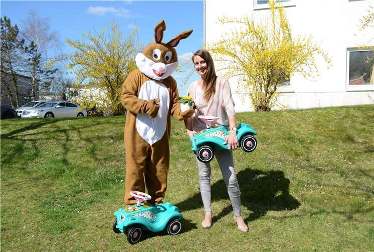 Auch in diesem Jahr lädt die Werbegemeinschaft VG Mendig e.V. unter dem Motto „Frühlingserwachen“ zu einem verkaufsoffenen Sonntag am 7. April in der Zeit von 13 bis 18 Uhr ein. Da auch der Osterhase sich das Frühlingserwachen in Mendig nicht entgehen lassen wird, heißt es für die Besucher: Augen auf! Denn wer ihn entdeckt und ihm einen Gutschein überreicht, wird mit einem kleinen Blumenpräsent beschenkt. Entsprechende Gutscheine gibt es am 6. und 7. April in den teilnehmenden Geschäften. Fotos: CF