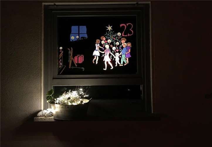 Auch in diesem Jahr leuchten die festlich geschmückten Adventsfenster in Rodenbach, Neitzert und Udert wieder.Foto: privat