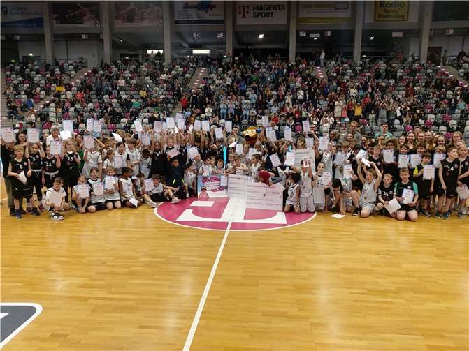 Auch in diesem Jahr qualifizierte sich die Gemeinschaftsgrundschule Meckenheim-Merl für das Finale der Baskets Grundschulliga. Fotos: privat
