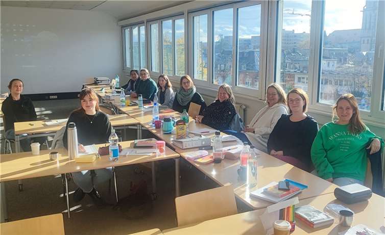 Auch in diesem Jahr schulte die vhs Neuwied Quereinsteigerinnen aus unterschiedlichen Fachrichtungen.  Foto: Anna Lindner