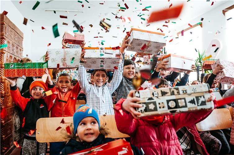 Auch in diesem Jahr soll Weihnachten im Schuhkarton wieder für leuchtende Kinderaugen sorgen.Quelle: VG Puderbach