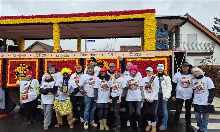 Auch in diesem Jahr war die CDU Rheinbach wieder mit einem bunt geschmückten Wagen beim Karnevalszug vertreten.Foto: privat