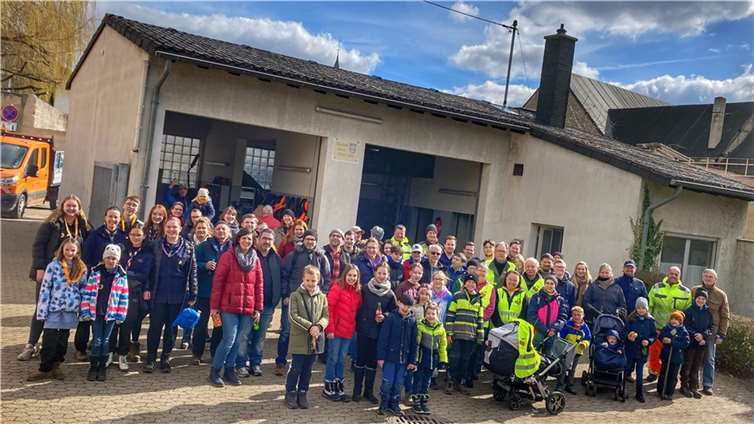 Auch in diesem Jahr waren wieder zahlreiche Vereinsvertreter*innen und junge Familien dabei.  Foto: OG Ochtendung