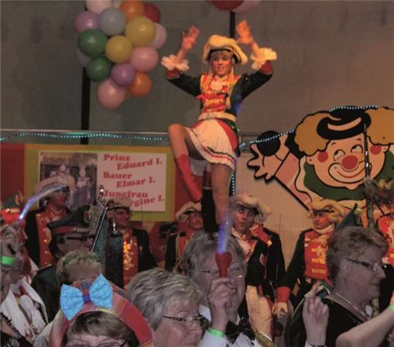 Auch in diesem Jahr wird der Limbachsaal wieder zur Partyhochburg, wenn die Berkumer Möhne zur Mädchensitzung laden.privat