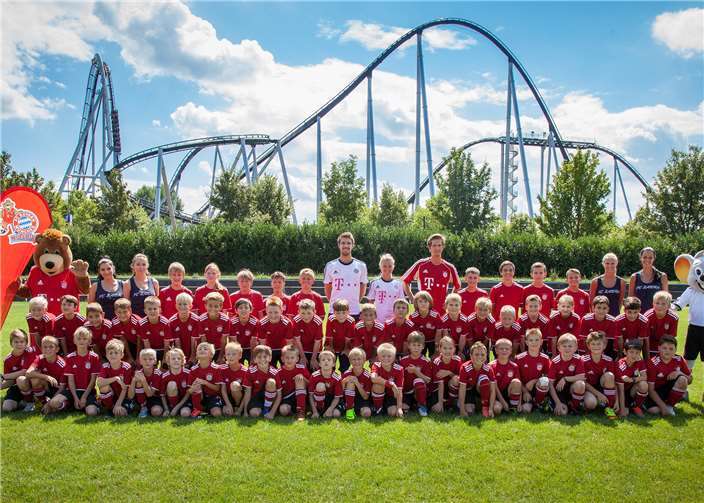 Auch in diesem Jahr wird es wieder ein FC Bayern KidsClub Fußballcamp im Europa-Park geben. Foto: Europa-Park