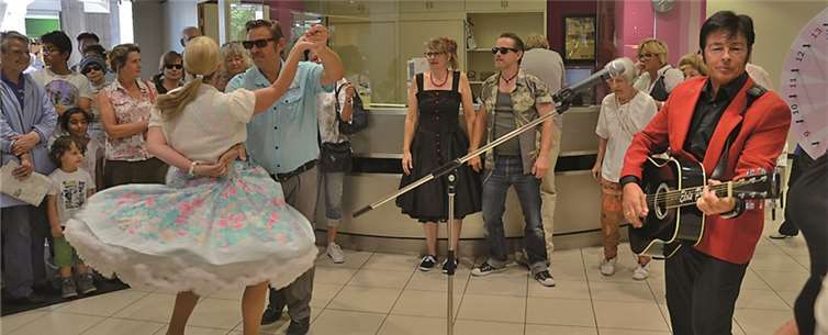 Auch in diesem Jahr wird wieder die Wahl zur „Miss Rheinbach Classics“ und dem „originalsten Paar“ stattfinden. JEHOFF MEDIA