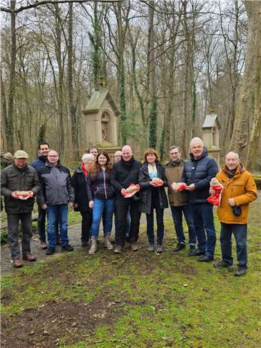 Auch in diesem hat die CDU diese Tradition fortgeführt und am 1. April 2023 jedem Besucher an der Waldkapelle ein Brot ausgehändigt. Foto: privat