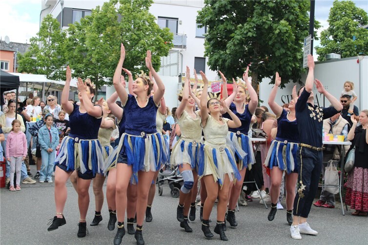 Auch klassischer Showtanz war bei „Sprudelndes Sinzig“ zu sehen.