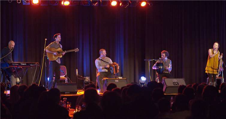 Auch künftig sollen in der Westerwälder Kreisstadt Musiker wie Beoga aus Irland beim jährlichen Kleinkunstfestival FOLK & FOOLS und vielen anderen Veranstaltungen zu erleben sein. Foto: Sascha Ditscher