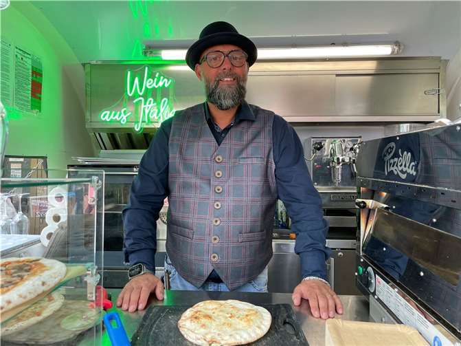 Auch leckere Pizza wurde kredenzt.