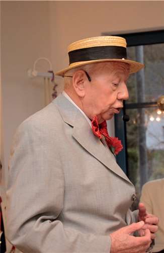 Auch mit 88 Jahren ist Rudi Fischer immer noch vom Karnevalsbazillus infiziert. SES