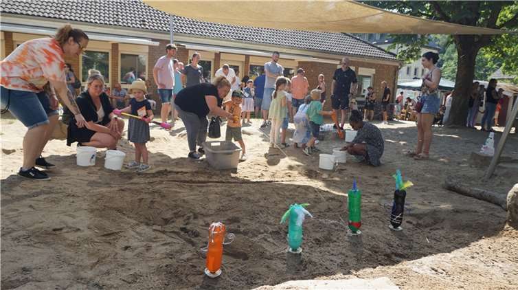 Auch mit Wasser wurde gespielt.