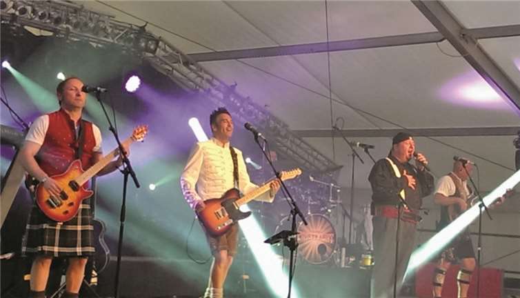 Auch mit legendären Rockballaden begeisterten die Jungs aus München.