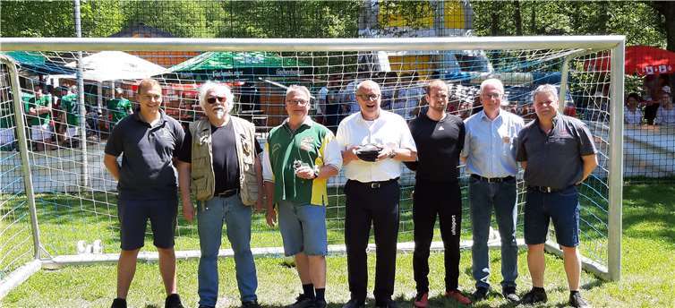 Auch mussten die Bürgermeister traditionell ihre Kräfte messen.