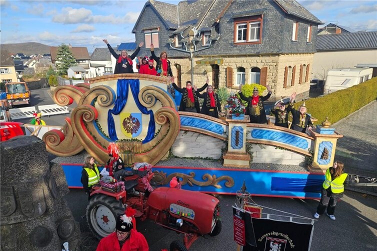 Auch nach dem letzten Wagen ist noch lange nicht Schluss: Die traditionelle After-Zuch-Party des Komitees lädt im Anschluss zum gemeinsamen Feiern im Deutschen Haus ein.