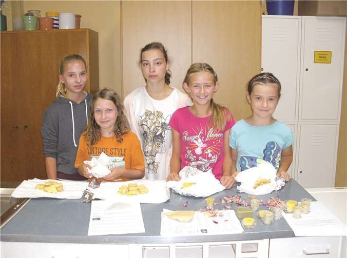 Auch verschiedene Seifen und Ringelblumensalbe wurden hergestellt.