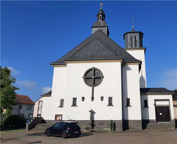 Auch wenn alle anderen Feierlichkeiten abgesagt werden müssen, so wird zumindest die traditionelle Messe in der „St. Alban-Kirche“ am Sonntag, 20. Juni um 9 Uhr stattfinden.Fotos: privat