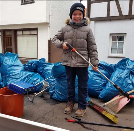 Auch wenn die Beteiligung wegen des Wetters in diesem Jahr etwas geringer ausfiel, waren doch Jung und Alt mit Eifer bei der Sache.  privat