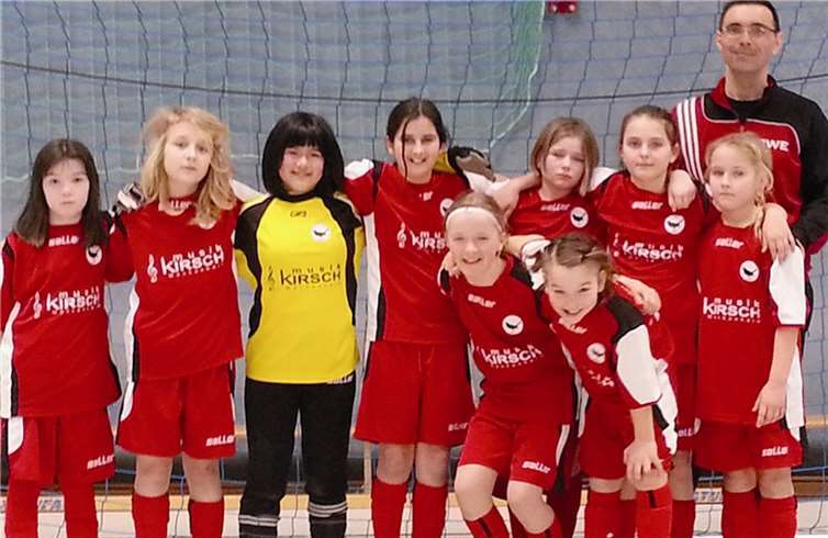 Auch wenn ein Unentschieden das beste Ergebnis war, ließen die Merler Mädchen die Köpfe nicht hängen, schließlich waren sie als jüngstes Team ins Turnier gegangen. privat