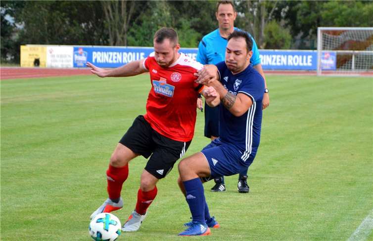 Auch wenn es die in blauen Trikots spielende Plaidtern den favorisierten Gastgebern so schwer wie möglich machten, musste sich die DJK am Ende doch knapp geschlagen geben. privat