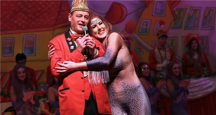 Auch wenn sich die Wege womöglich bald trennen, ist die Liebe zwischen der KG mit Präsident Schäfer und den Meenster Angels mit Chefin Schmich nicht erloschen! 