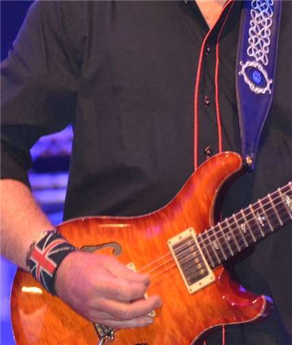 Auch wer keine Instrumentenerfahrung, jedoch ein Gefühl für Rhythmus hat, ist willkommen bei der Musikband 45 plus mitzuwirken.E. T. Müller