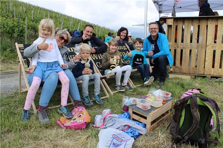 Wein, Wandern und Genuss im Einklang Auch zahlreiche Familien genossen den AhrWeinWalk.